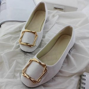 Ballerinas mit Goldschnalle – Glamour & Komfort