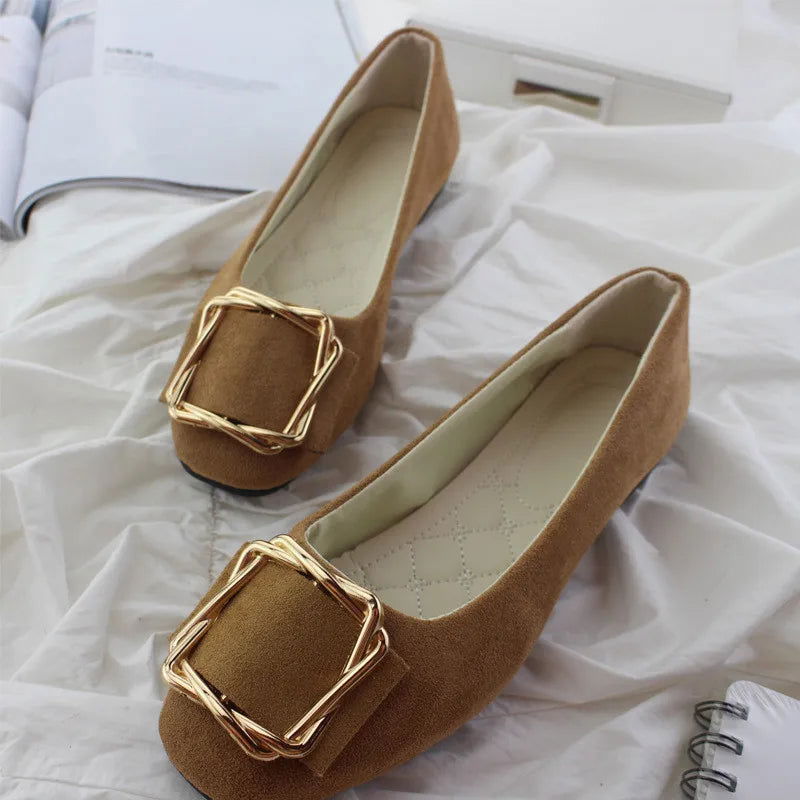 Ballerinas mit Goldschnalle – Glamour & Komfort – Bild 6