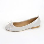 Lack-Ballerinas mit Schleife – Weiblich & Vielseitig