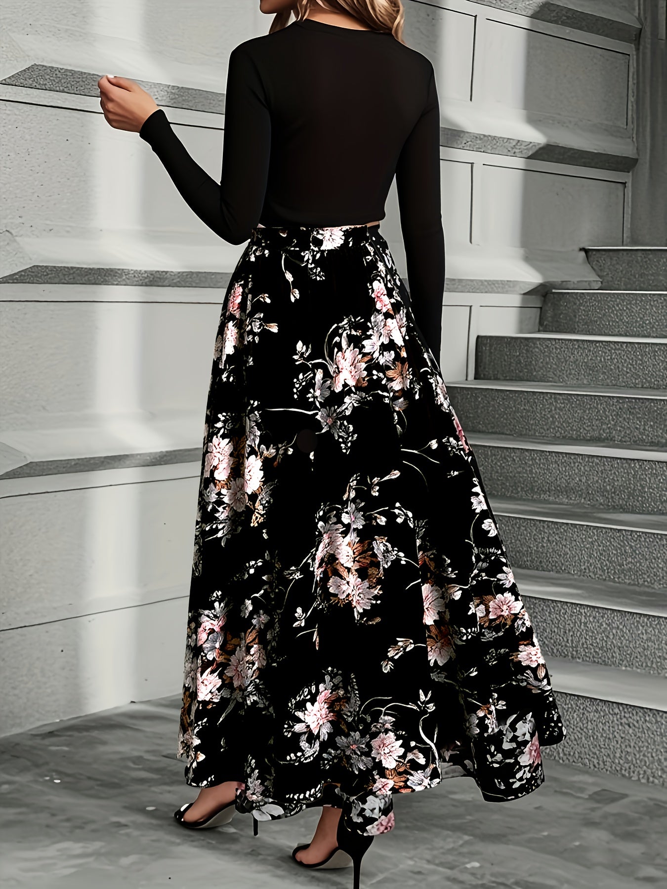 Elegantes Freizeitkleid für kühlere Tage mit Blütenmuster – Bild 3