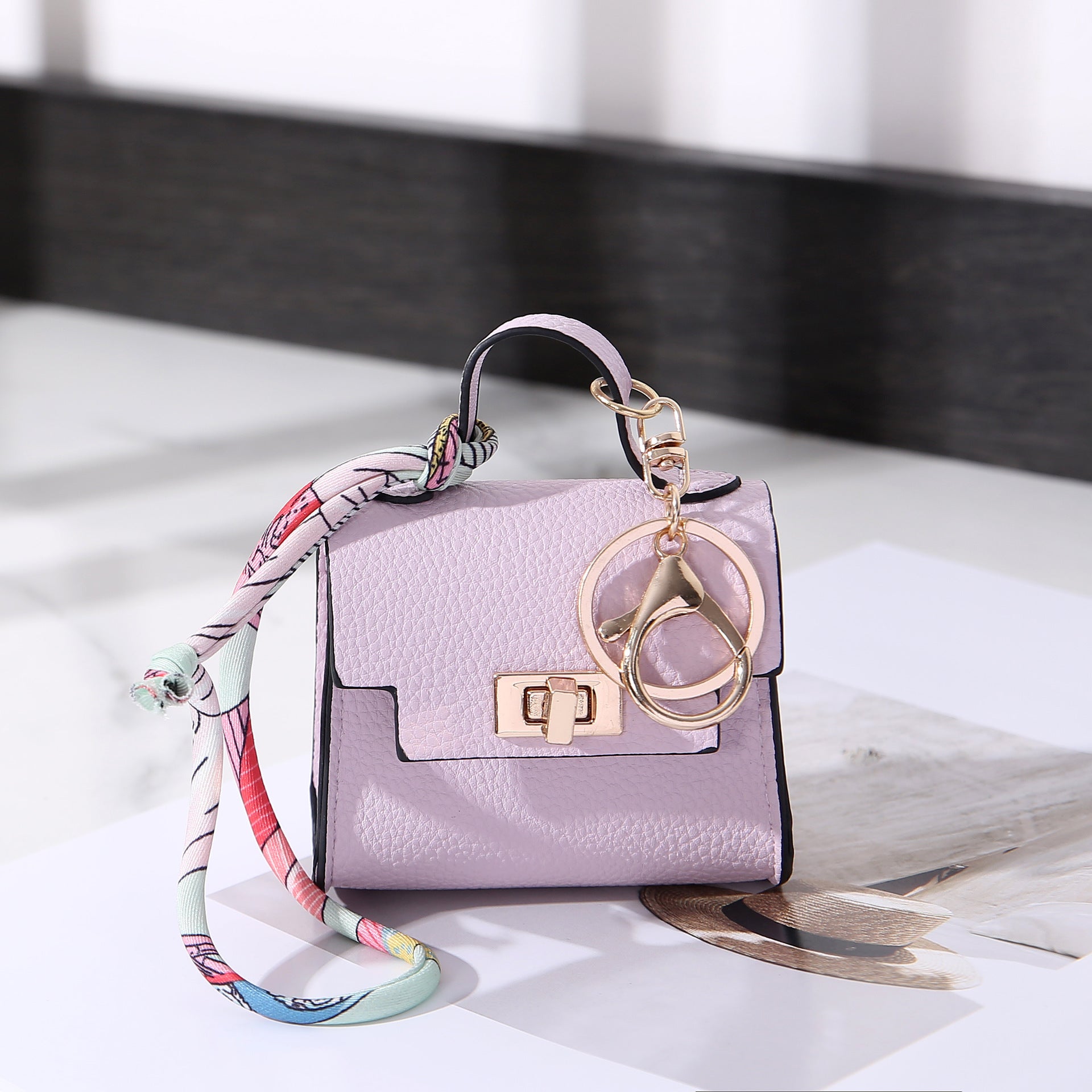 Taschenanhänger Mini-Organizer Kunstleder Drehverschluss – Bild 8
