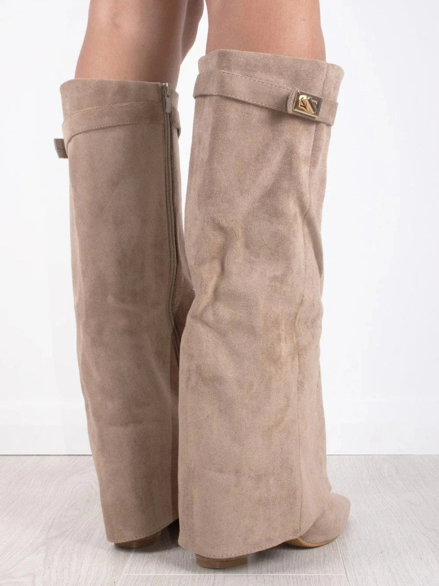 Damen Stiefel aus Kalbsvelours mit goldenem Verschluss – Bild 11