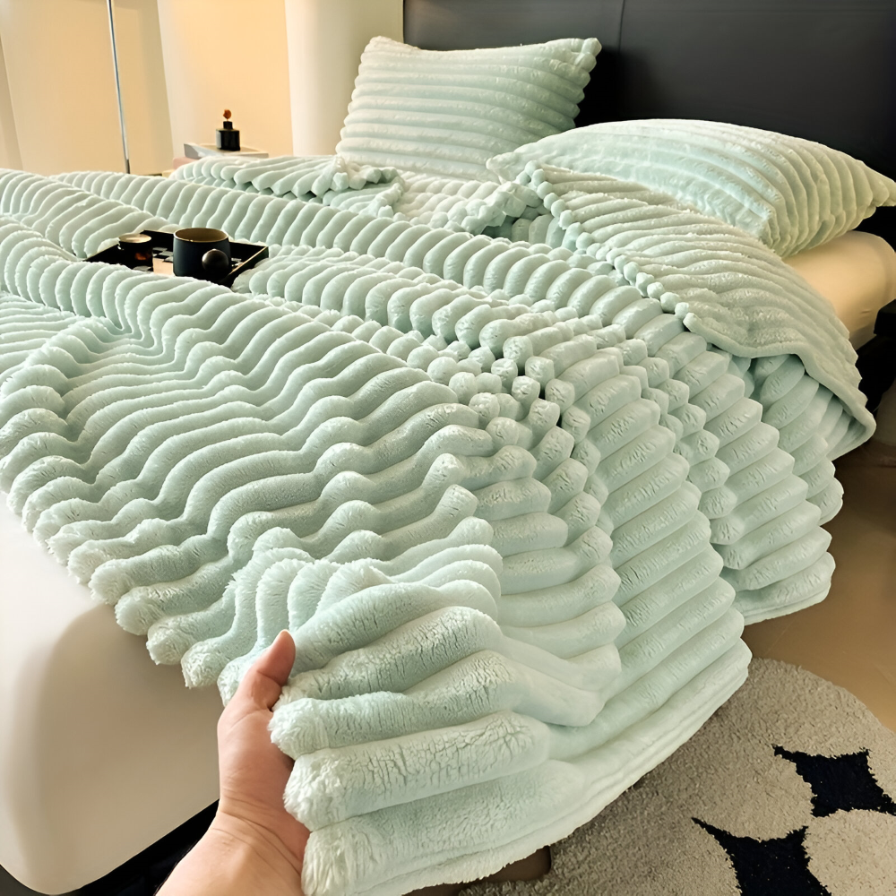 Fleecedecke leicht hautfreundlich für Zuhause und Reise – Bild 4