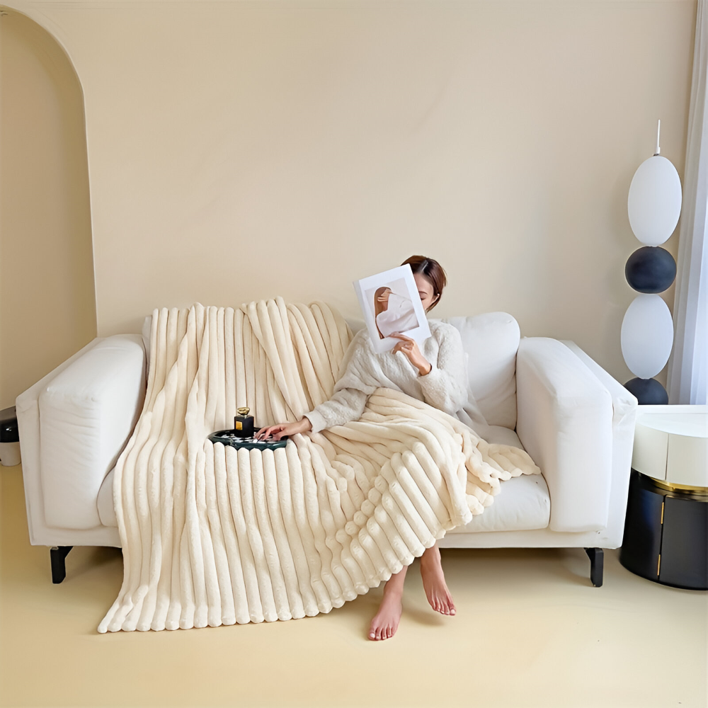 Fleecedecke leicht hautfreundlich für Zuhause und Reise – Bild 7
