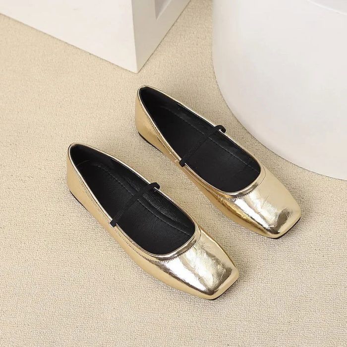 Ballerines_Metallisees_a_Bout_Carre_Modernite_et_Raffinement_-_Atelier_Chaussure-6907526