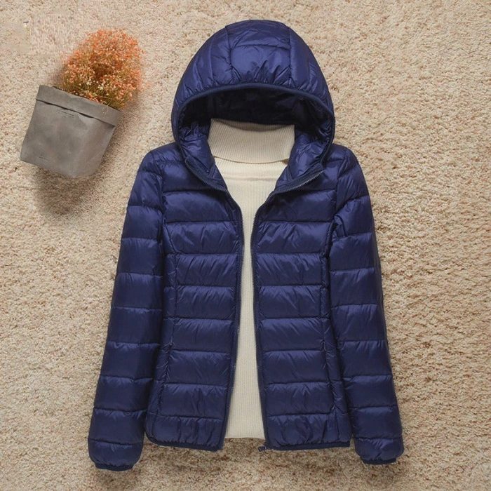 damen-ultraleichte-daunenjacke-fur-herbst-marineblau