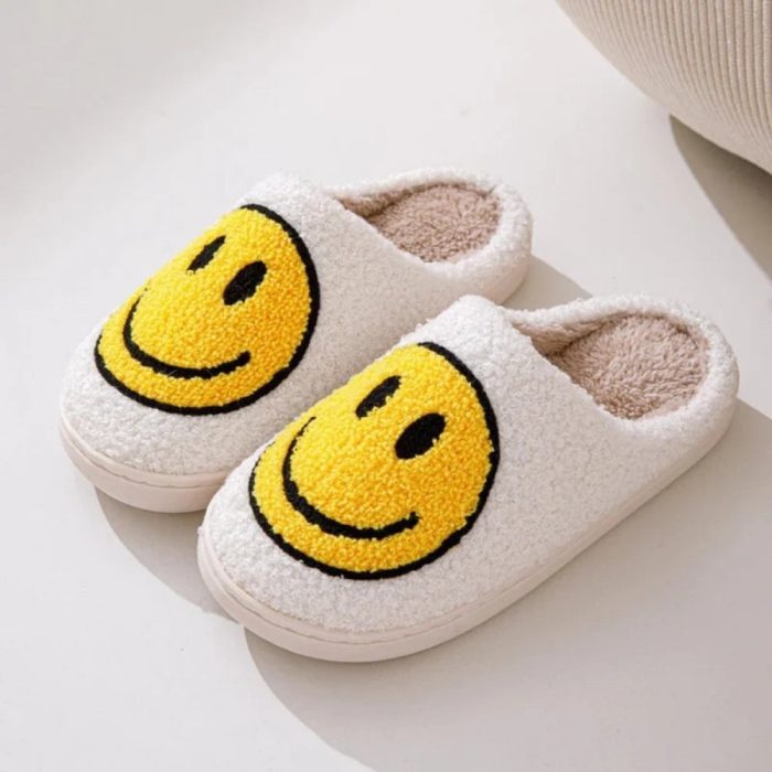 hausschuhe-smiley-design-gepolstert-zuhause8